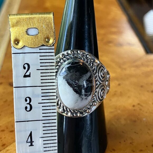 Genuine White Buffalo Sterling Silver Ring Size 8 - Picture 7 of 9